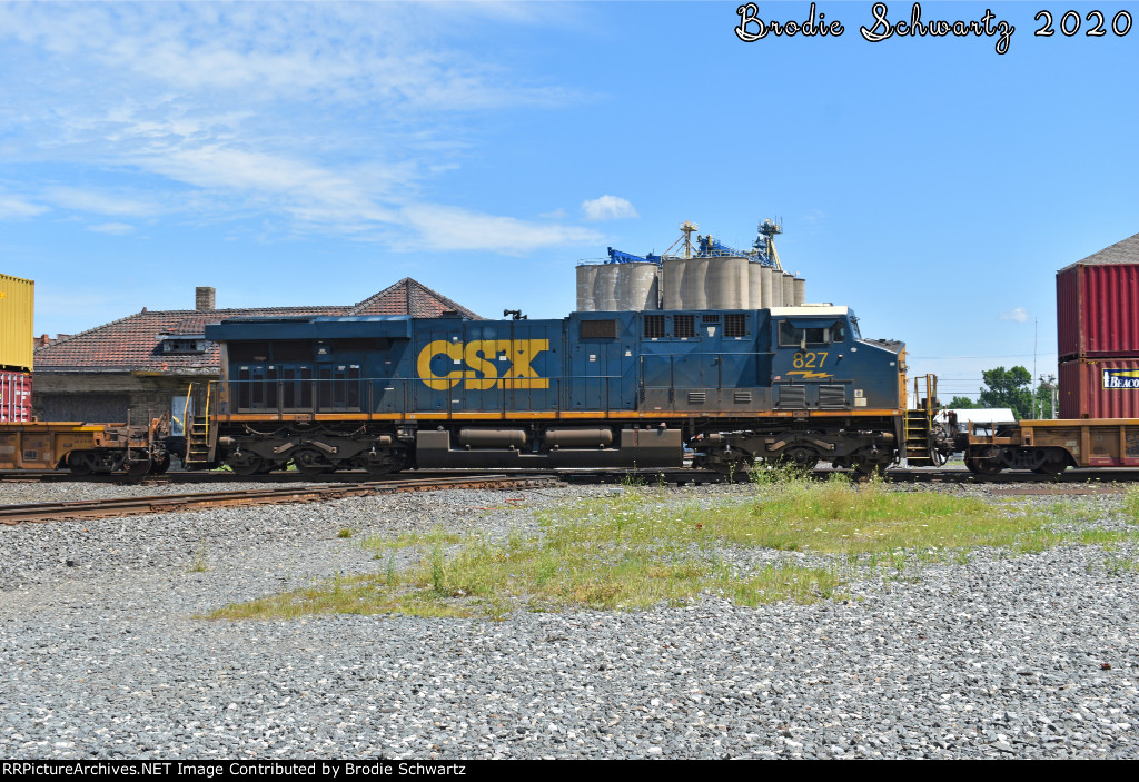 CSXT 827